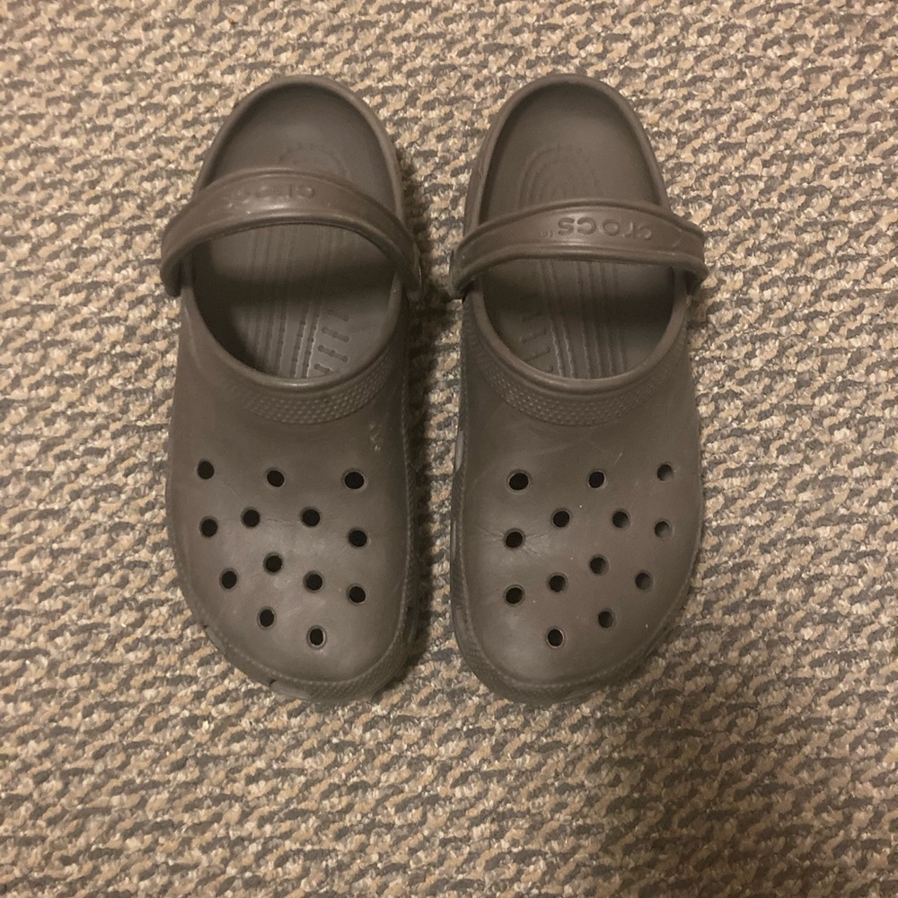 CROCS Classic Clog, Chocolate Brown. 10M/12W